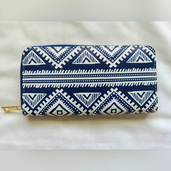 Women's Fashion Wallet - Picture 2 of 3